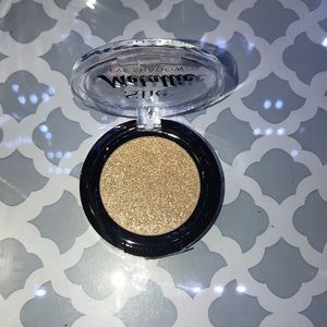 Metalic eyeshadow